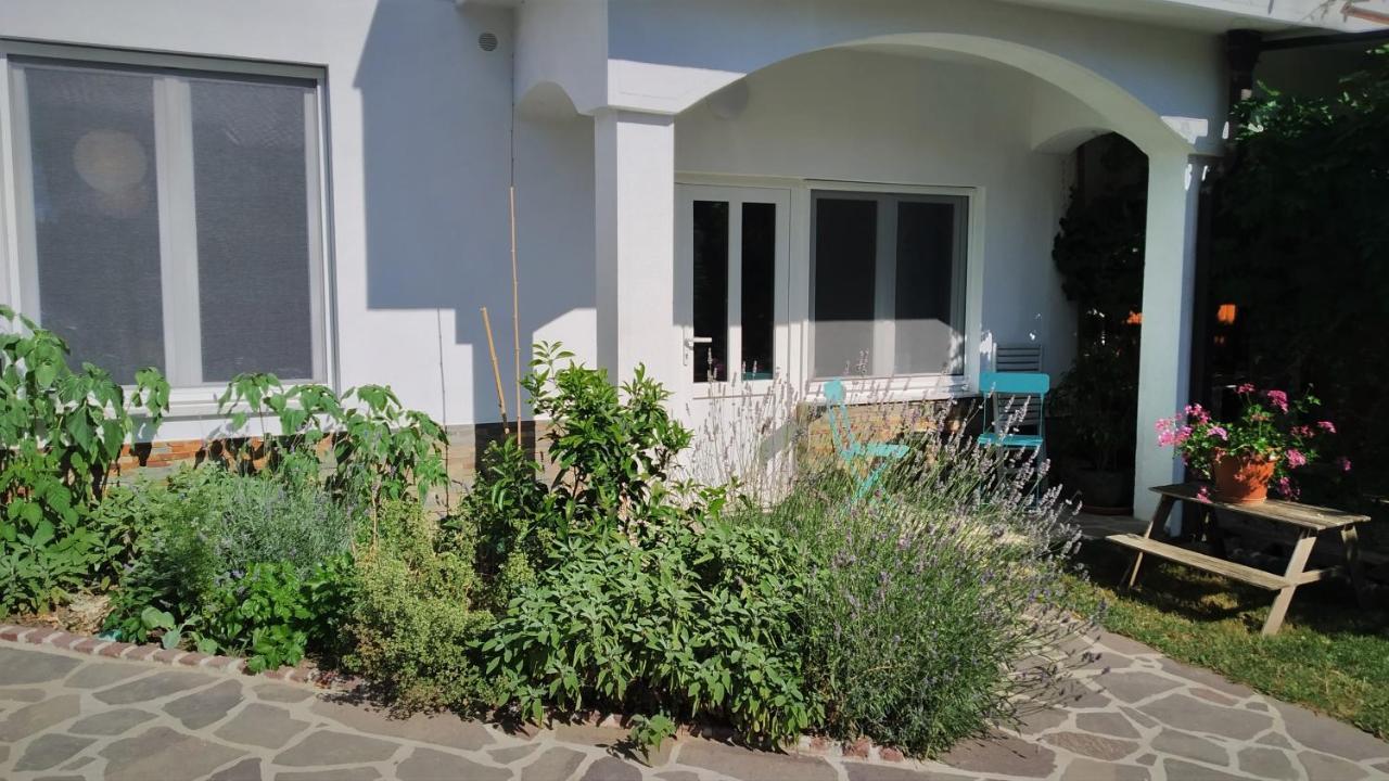 Postaja 33 Apartment Zgornje Skofije Exterior photo