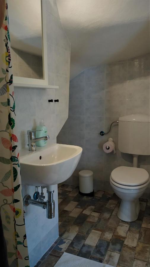 Postaja 33 Apartment Zgornje Skofije Exterior photo